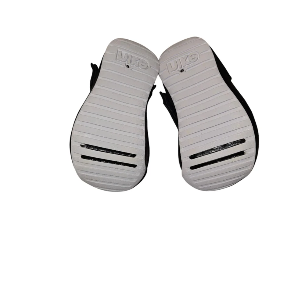 Boys Nike Sunray Protect 3 Sandals Size 7C Black/White New w/box